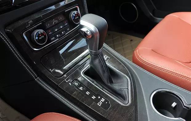 刹车失灵别紧张,刹车失灵也别慌用这招能保命