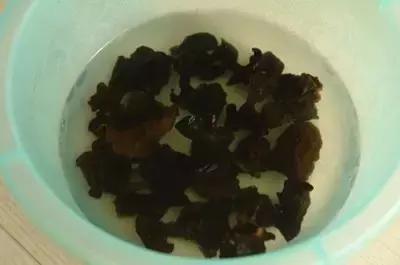 食药监查出过期食品,食品检测霉菌超标