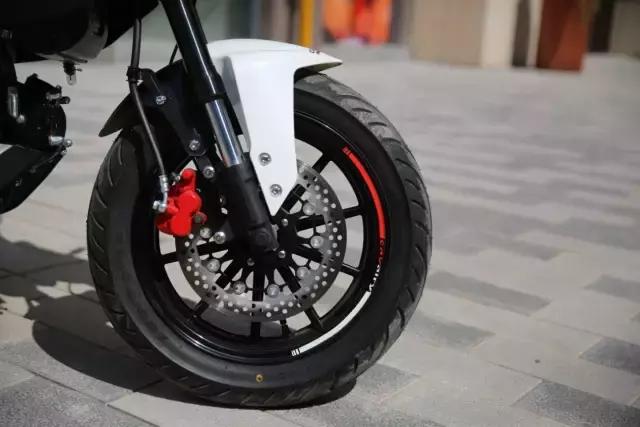 小幽灵ad125摩托评测,小幽灵ad125摩托车