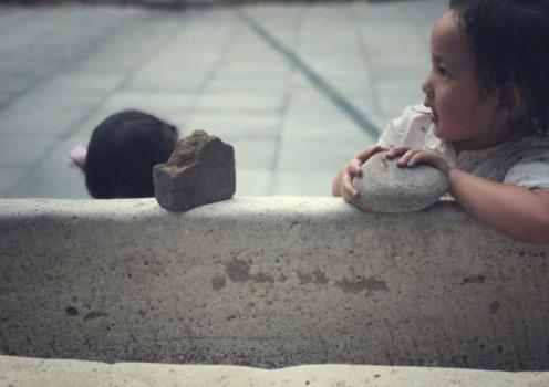 黄磊晒女儿多妹照片,黄磊晒二女儿萌照