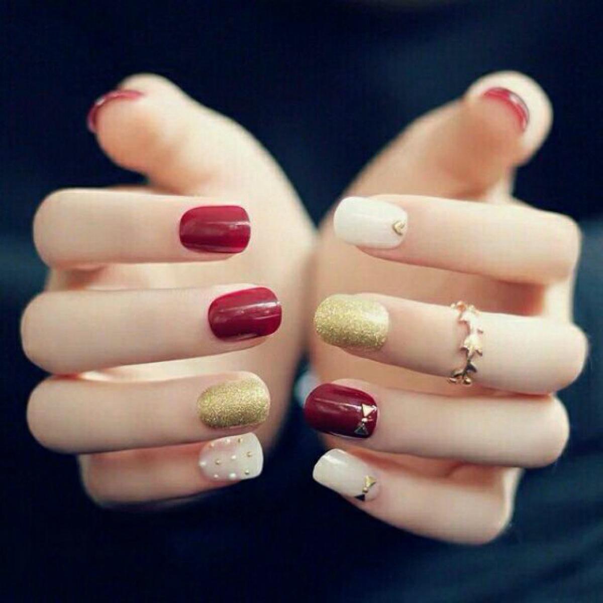 女子“美甲”后十指红肿溃烂，当心频繁美甲的这些伤害！