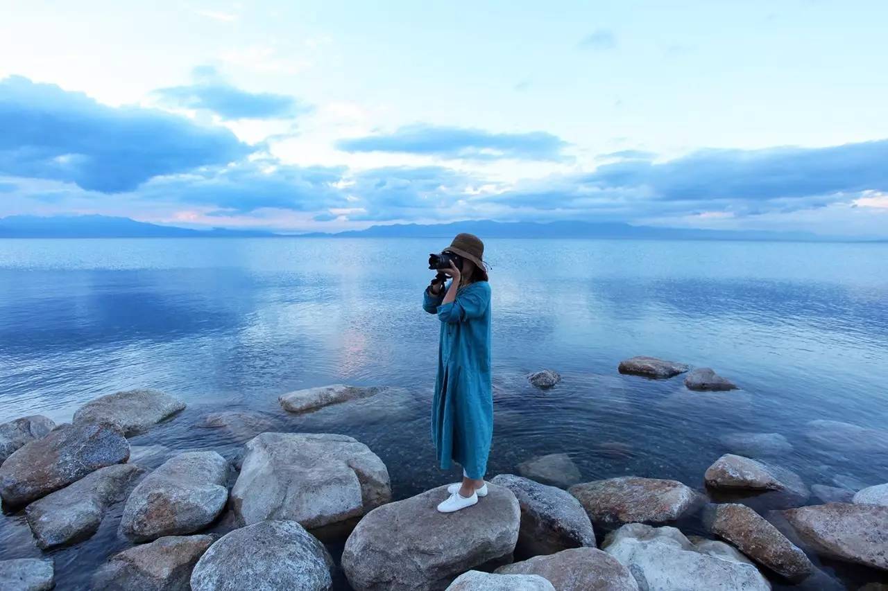 大手牵小手我们一起走,大手牵小手我们一起走图片