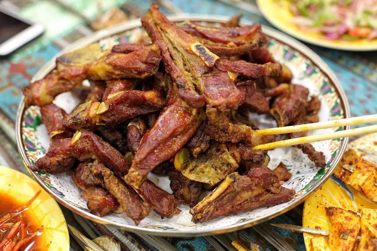 大手牵小手我们一起走,大手牵小手我们一起走图片