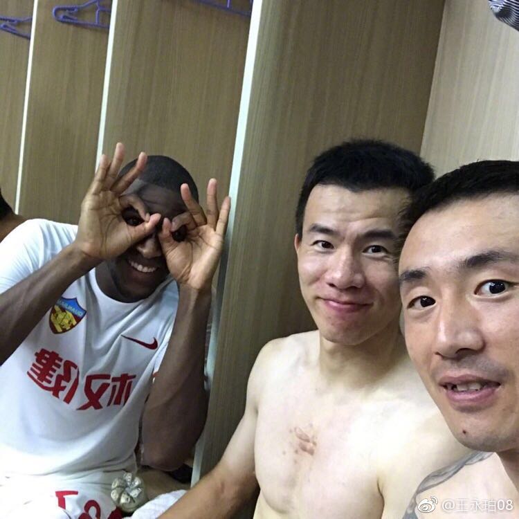 眼镜侠一脚让经开鸦雀无声!卡帅后面排兵布阵怎么办?