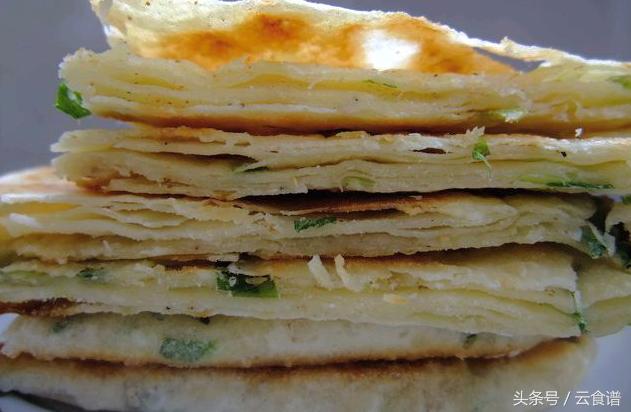 学做葱油千层饼,薄脆葱油薄饼