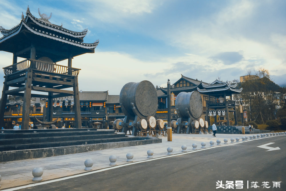 丹寨万达小镇打造综合性旅游景区,贵州丹寨万达小镇十一第一天