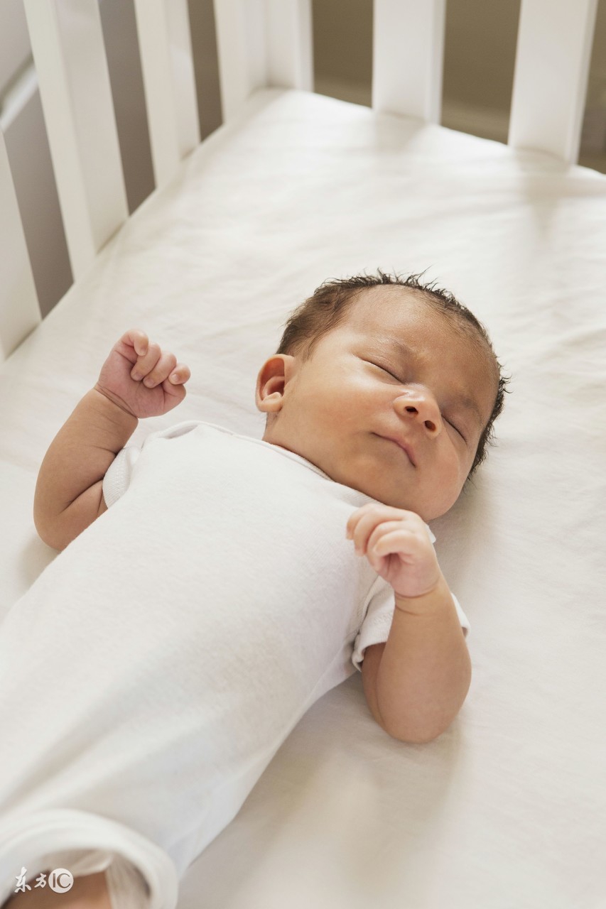 新生儿屁股发红破了抹什么,新生儿屁股红破皮焦了怎么办