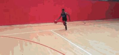 凯里欧文招牌动作过人,nba凯里欧文过人集锦