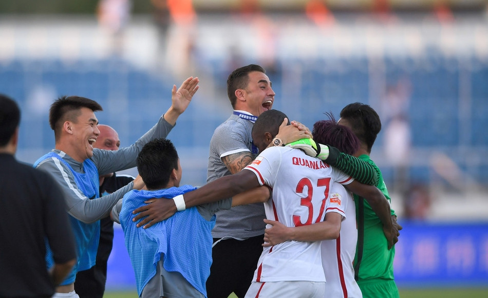 眼镜侠一脚让经开鸦雀无声!卡帅后面排兵布阵怎么办?