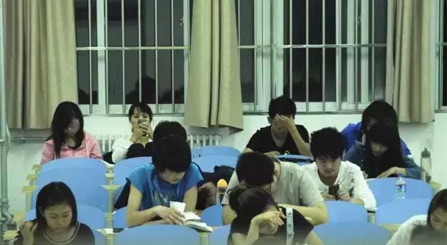 在武汉读大学需要多少生活费？超6成认为每月1200元够用！