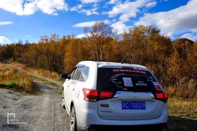 她单枪匹马从杭州出发，开着开着到了非洲腹地