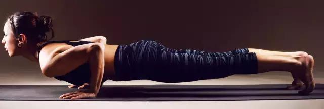 坚持一个月平板支撑会有什么变化,坚持练平板支撑身材有什么变化