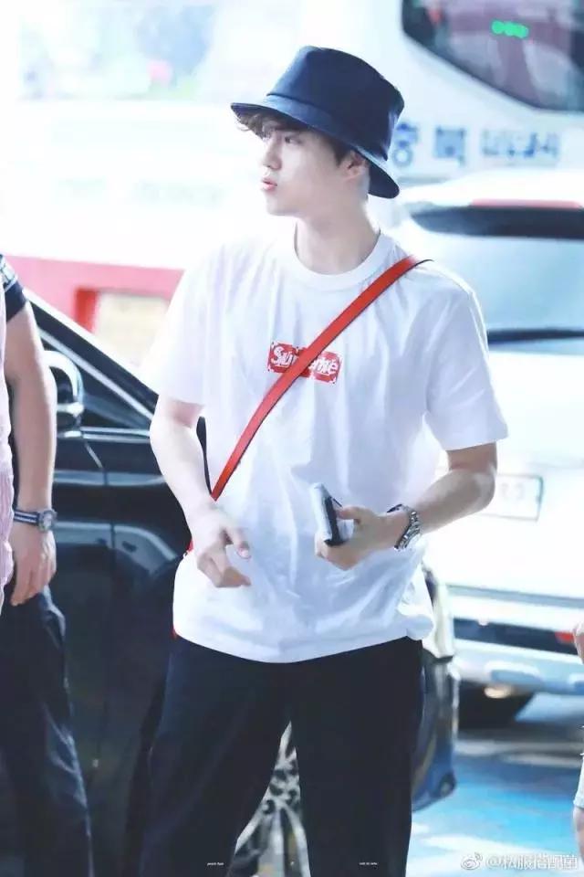 我们出街吧！我带着EXO，EXO带着Supreme！太兴奋辣