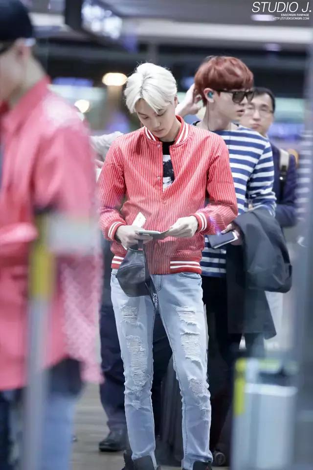 我们出街吧！我带着EXO，EXO带着Supreme！太兴奋辣