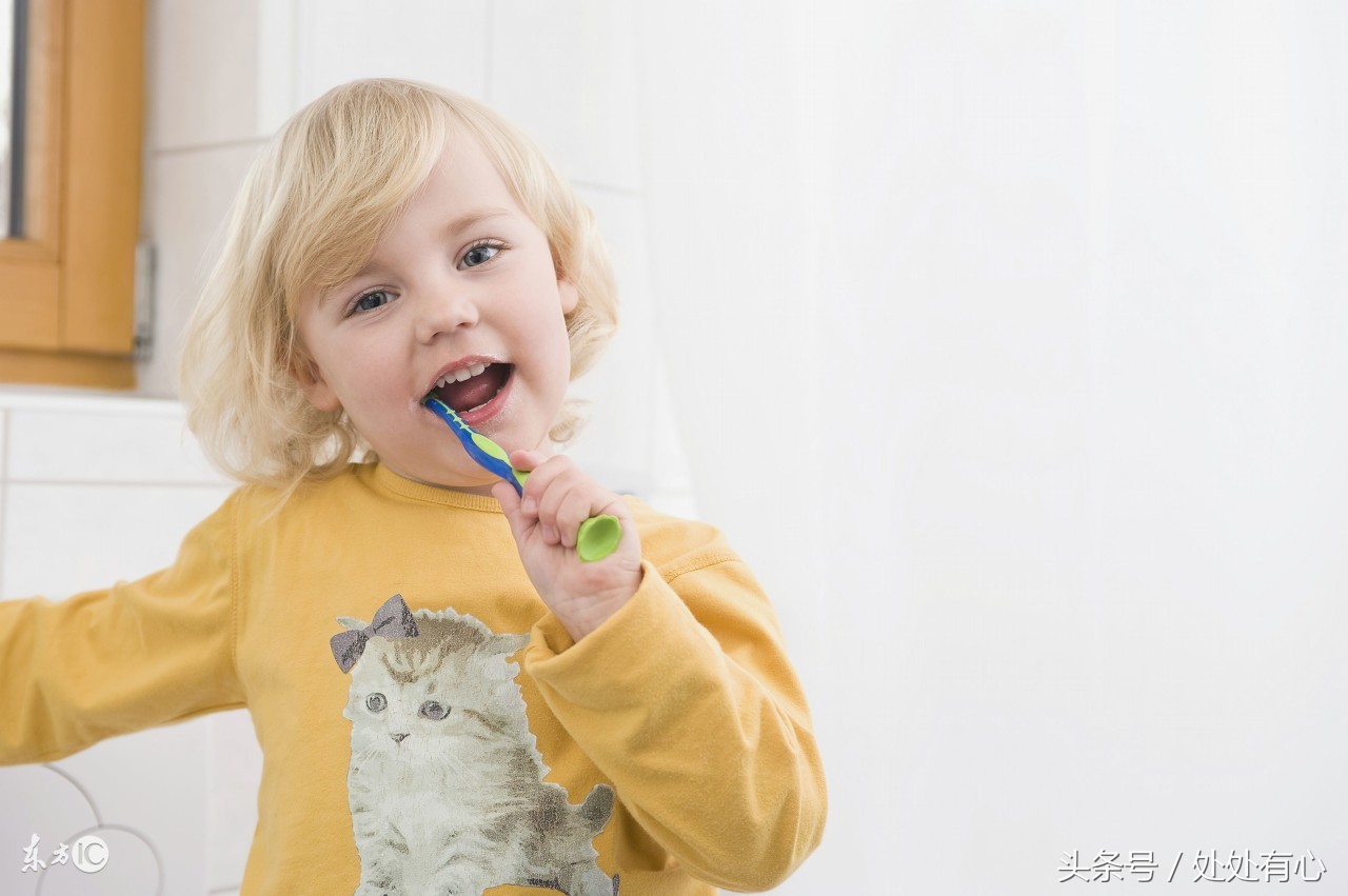 孩子每天晚上磨蹭到很晚才睡，聪明家长不动声色，用这些办法搞定