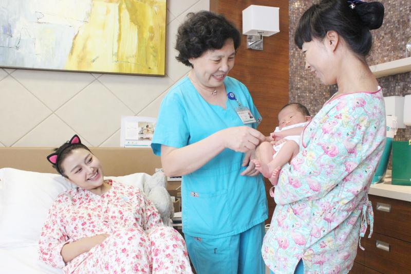 安琪儿吴静获妇产科奥斯卡，全国仅20余人