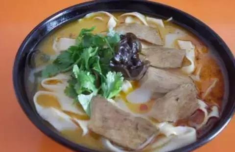 男朋友是内蒙古人，第一次送的礼物是一只羊网友笑喷：成都人只能送火锅底料了！