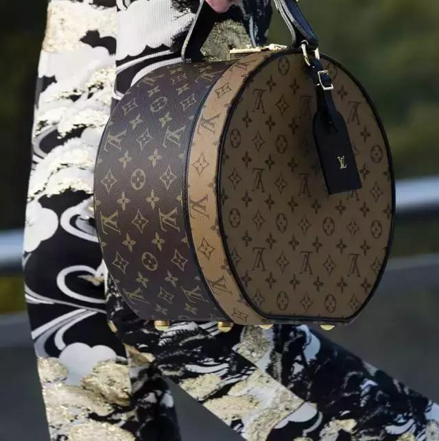 看到这个颜色我就想花钱