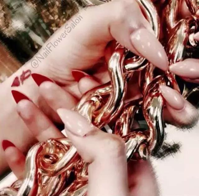 看到这个颜色我就想花钱