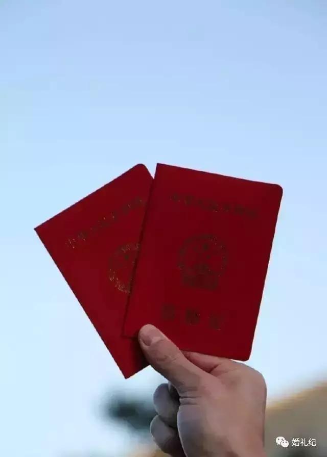 七夕穿什么衣服领证,第一次领证的时候应该穿什么