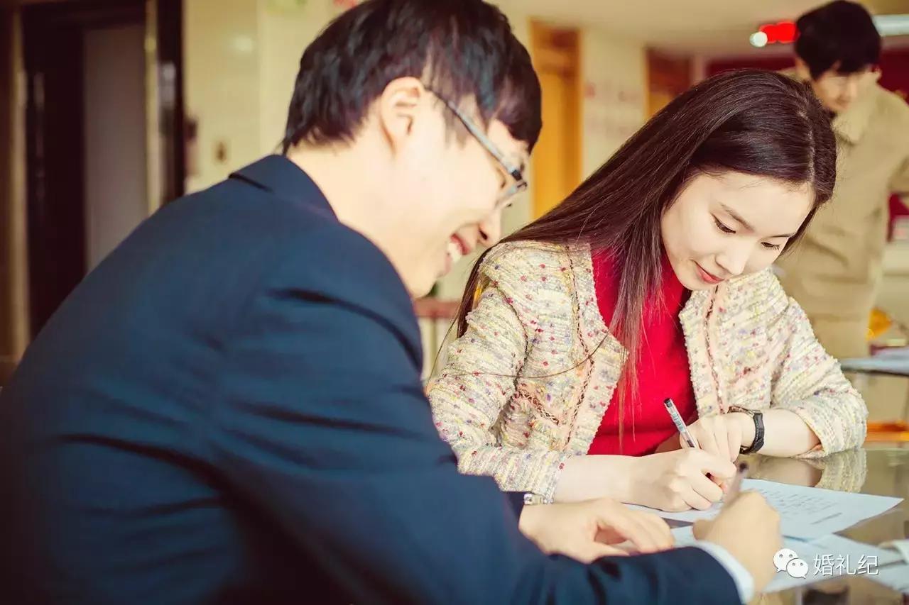 七夕穿什么衣服领证,第一次领证的时候应该穿什么