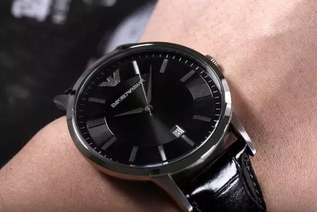 阿玛尼和卡西欧哪个大牌,好看又百搭的卡西欧