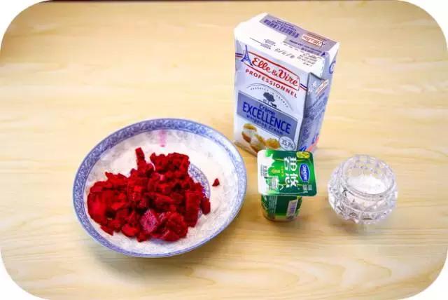 火龙果酸奶杯怎么做简单,火龙果酸奶波波杯