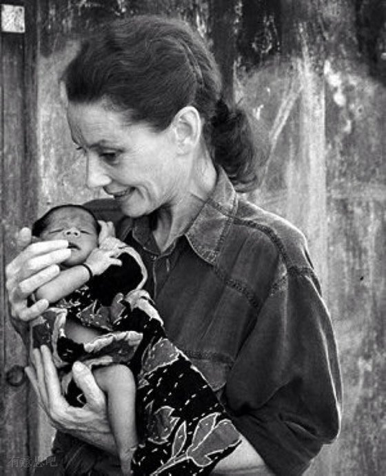 奥黛丽赫本经典照片分析,女神奥黛丽赫本一生最美的瞬间