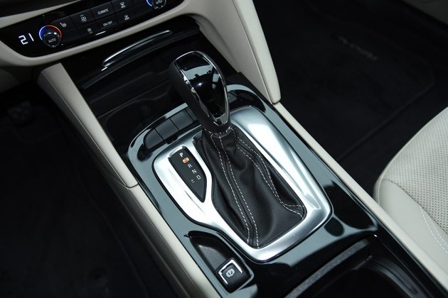 如丝般顺滑的驾驶感受,别克君威28t尊贵版试驾