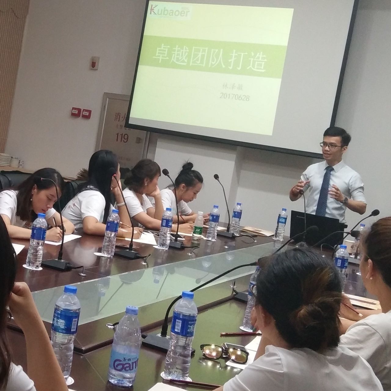 微商怎么引流客源快速卖货,微商吸粉十大绝招