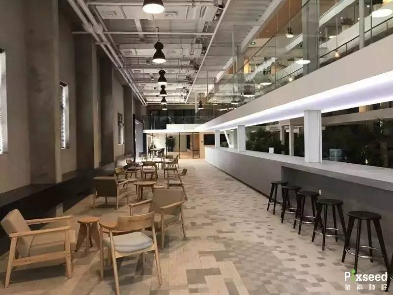 游戏or网购谁更烧钱?网购女透支10万,男友欲自杀!