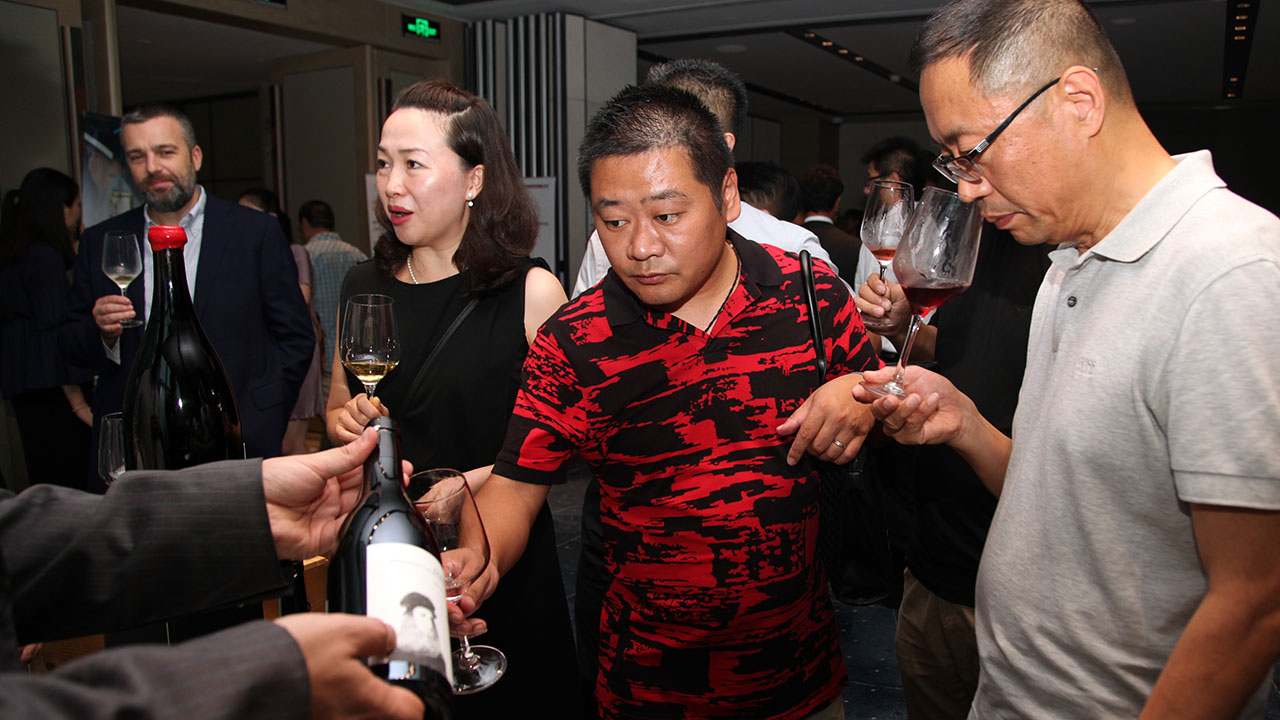 如何鉴别进口葡萄酒的真假,怎样辨别进口葡萄酒的真假