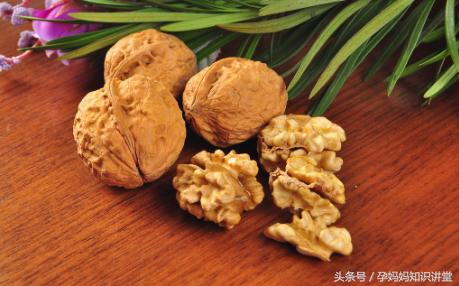 利于胎儿健康发育的8种食物,孕妇四个多月吃什么食物对胎儿好