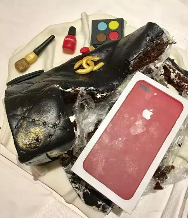 收到老公的礼物我哭了,老公第一次给我买的礼物