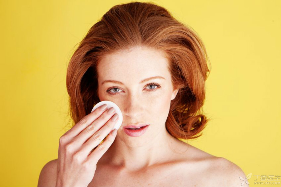 护肤品过敏的痘痘是什么样的,护肤品用多了皮肤过敏