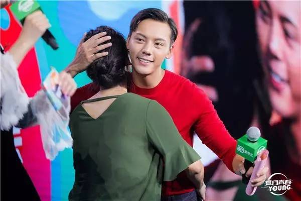 从抢内容到拼服务，视频网站已开始玩转“消费升级”