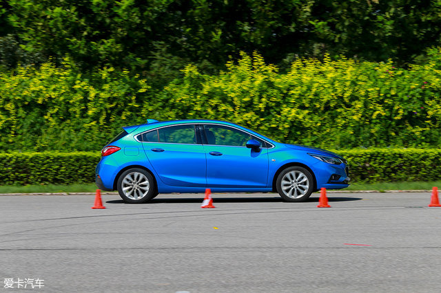 舒适性和运动性都好的车,雪佛兰科鲁兹2014两厢油耗
