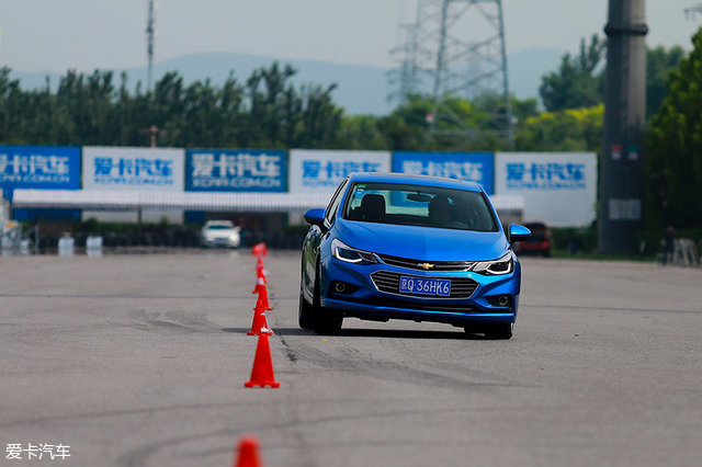 舒适性和运动性都好的车,雪佛兰科鲁兹2014两厢油耗