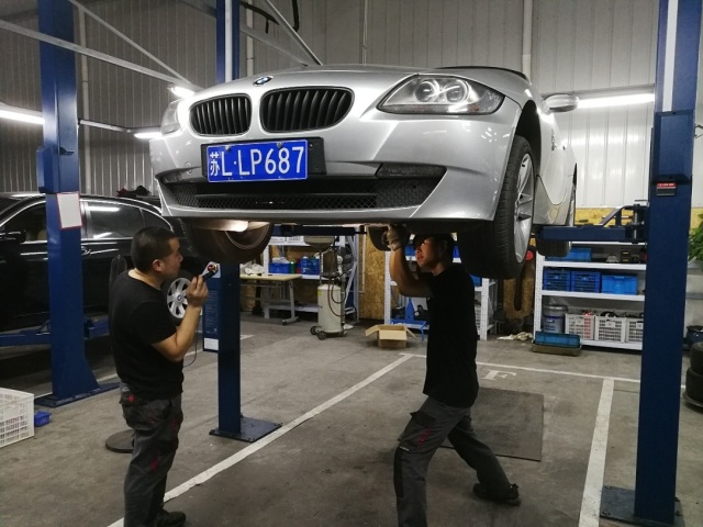 宝马z4启动时异响,宝马z4哒哒哒异响怎么解决