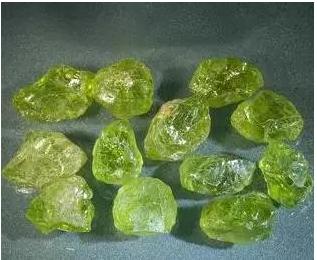 轻奢小众橄榄石,清凉橄榄石图片