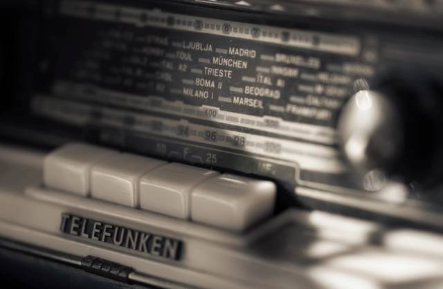 一代人的回忆女声,回忆听收音机的时光