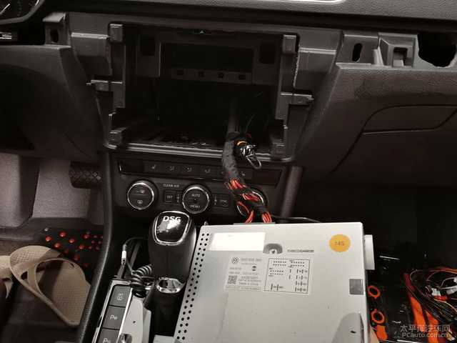 大屏导航改装手把手教你diy,道奇酷威改装大屏导航安装方法