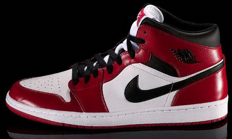 你喜欢的亚瑟士，是被一个鞋贩子带火的！