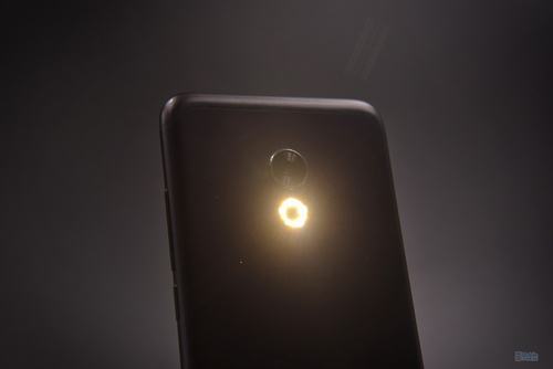 手机持续开手电筒伤手机吗,手机手电筒开得久对手机有伤害吗