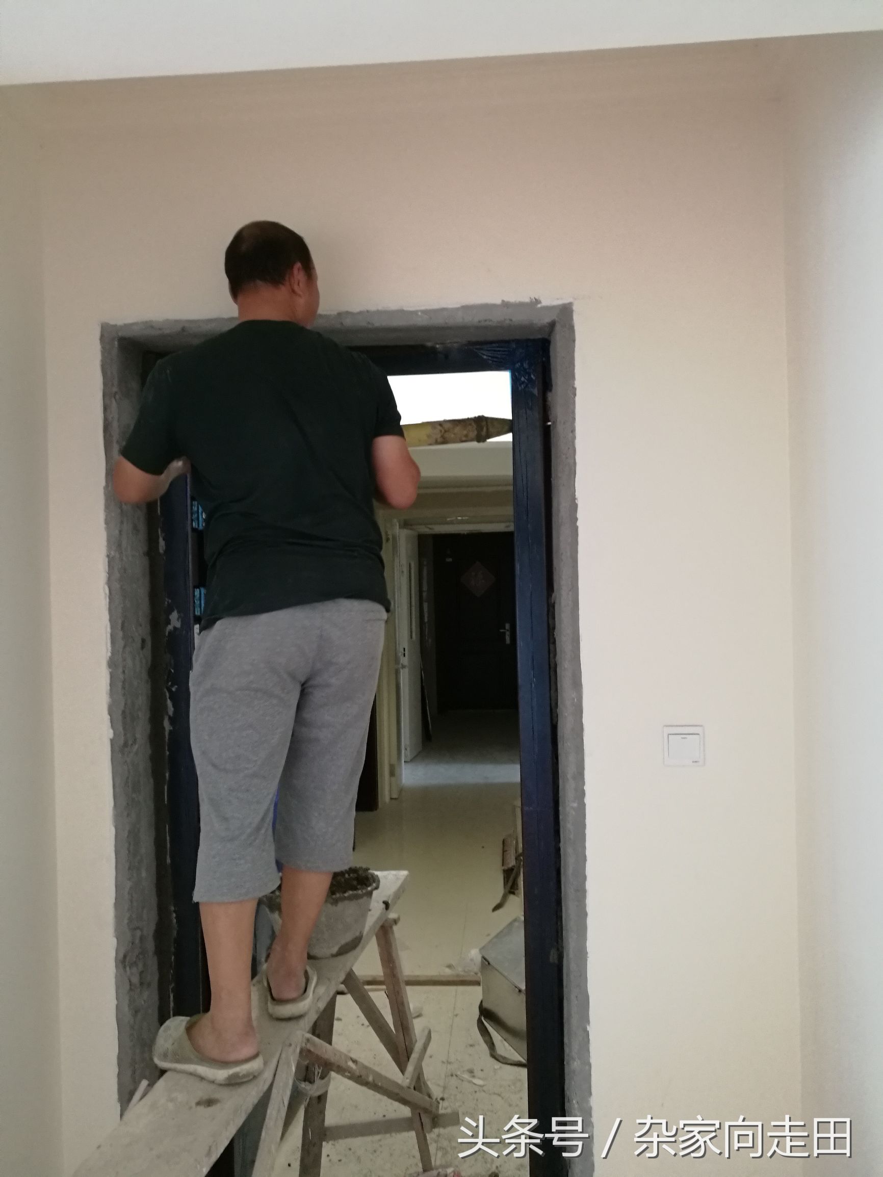 防盗门内开改外开操作过程,防盗门外开改内开演示图