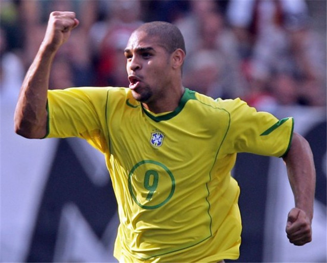 伊布最厉害的一个球是哪个,伊布最强十一人