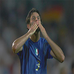 足坛10年代的球星和20年代的球星,致敬现役足坛四大传奇巨星