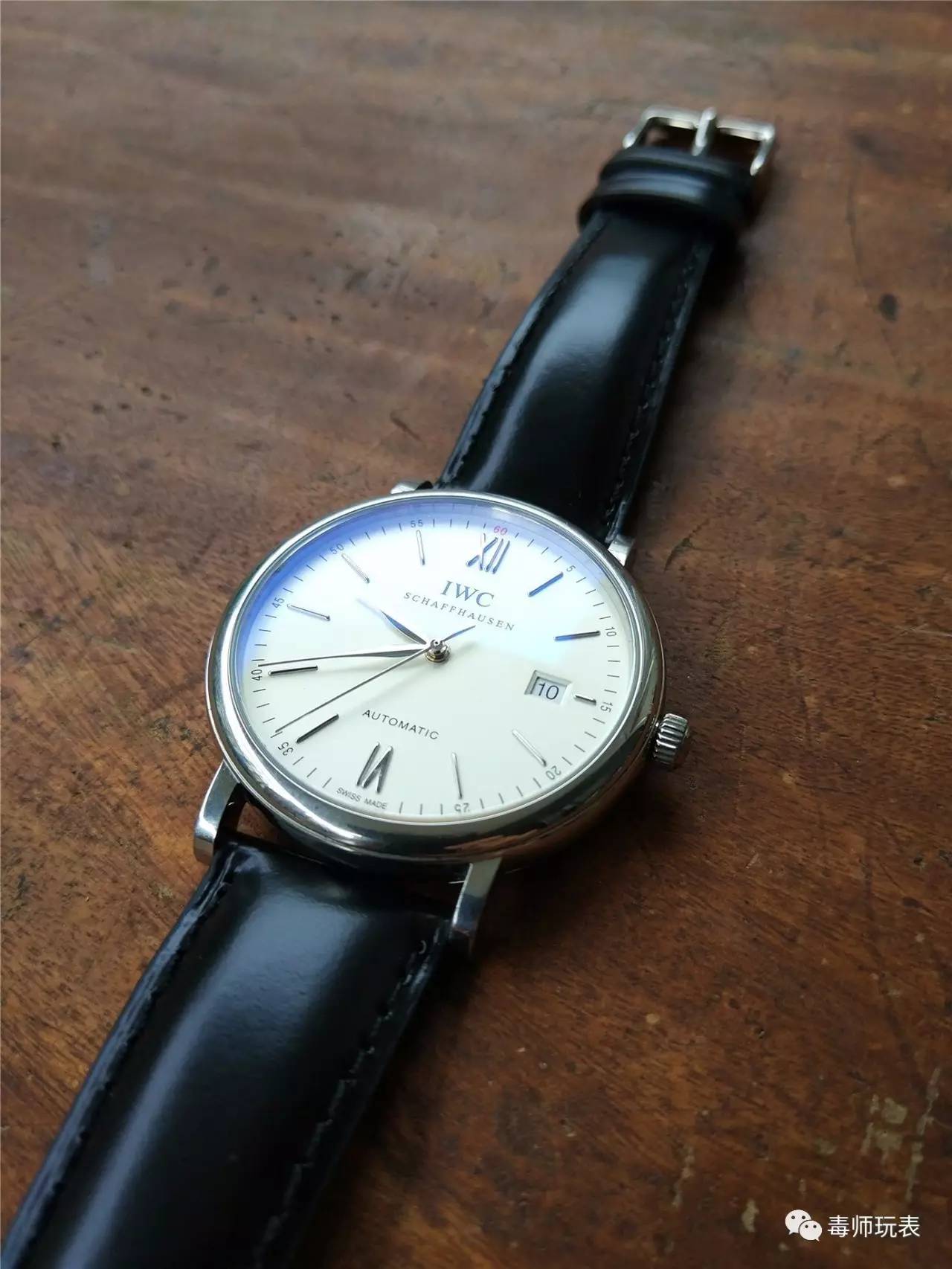 万国柏涛菲诺的秒针是弯的吗,iwc万国柏涛菲诺系列男士腕表