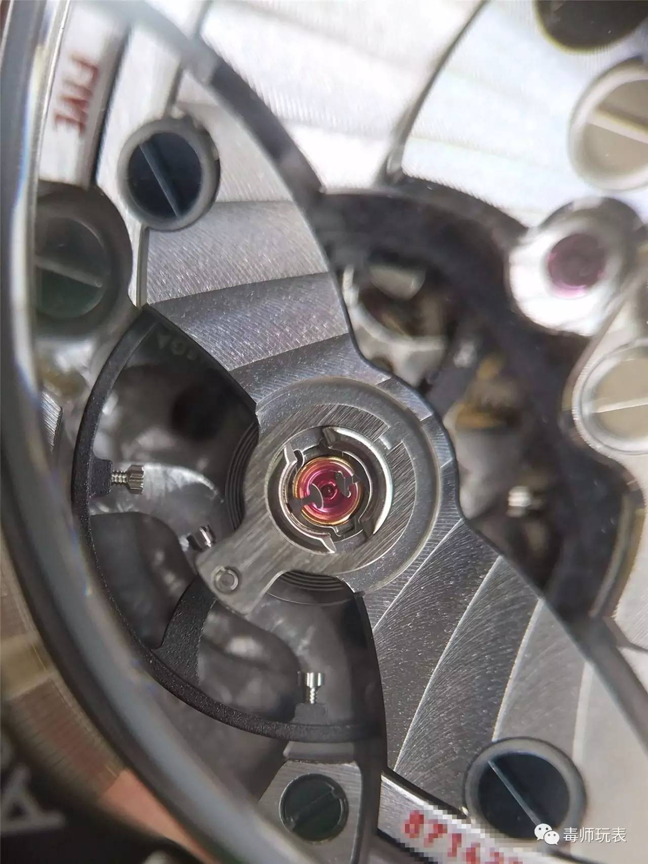 大黄蜂欧米茄白盘,大黄蜂欧米茄夜光