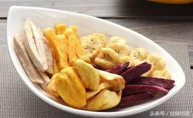 不愿做个只吃烤肉的*疆新**胖纸？九蔬，入驻万达，给你健康生活